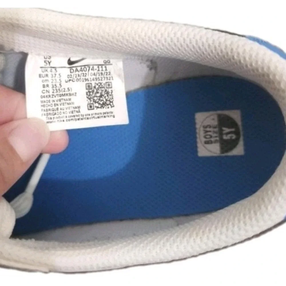 Nike Blazer Low '77 GS White Black Blue Youth Boys Size 5Y Sneakers DA4074-111
